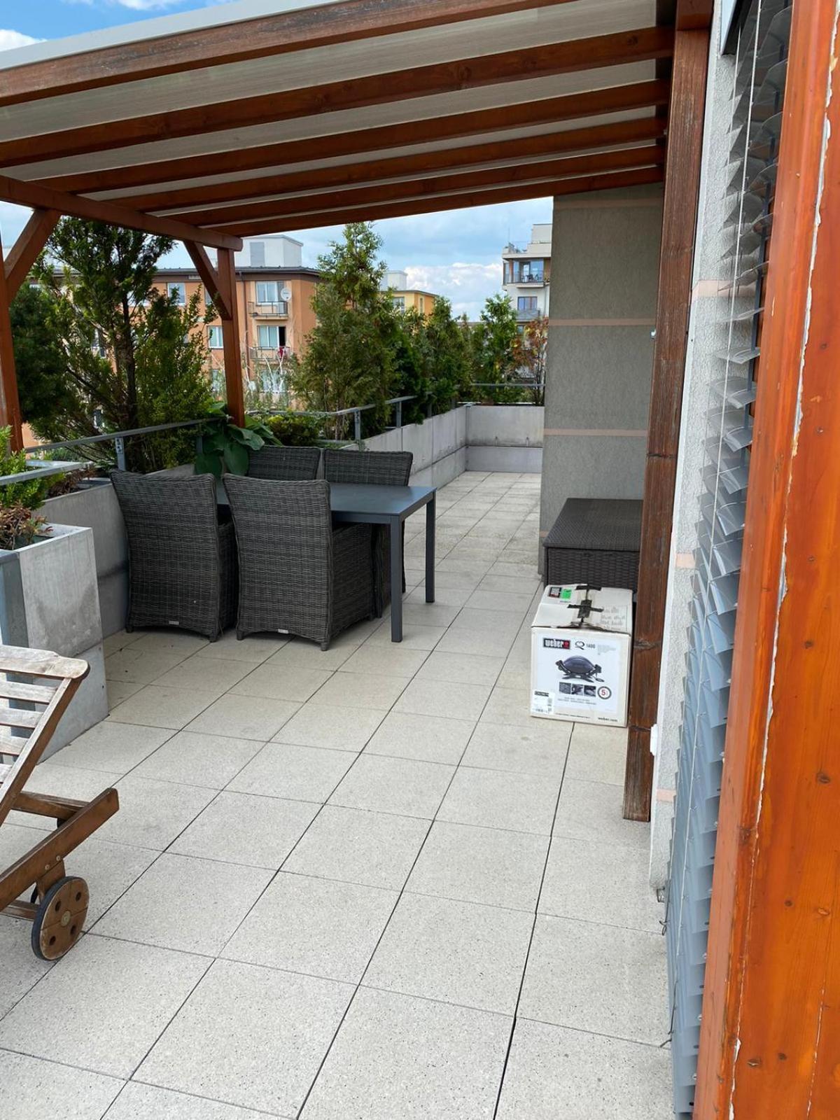 Rooftop Apartment With Pergola And Parking Prague Exterior photo